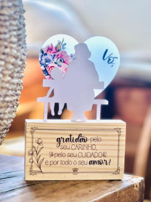 PLACA DE MESA COM ACRILICO VÓ, GRATIDÃO PELO SEU CARINHO...BORBOLETA 20,5X14X3