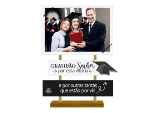 ENFEITE DE MESA COM PLAQUINHA E PORTA RETRATO FORMATURA 23X16,5