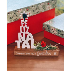 ENFEITE DE MESA COM APLIQUE FELIZ NATAL...19X18X3,5