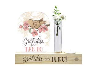 ENFEITE DE MESA COM VELA E APLIQUE E TUBETE GRATIDÃO...CEREJEIRA 16X20X4,5