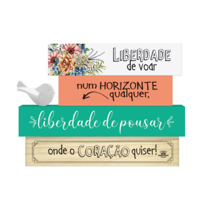 ENFEITE DE MESA FRASES COM APLIQUE LIBERDADE DE VOAR...CELEBRAÇÃO 18X25