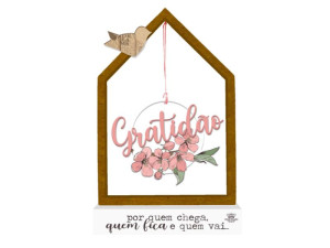 ENFEITE DE MESA CASINHA VAZADO GRATIDÃO...CEREJEIRA 27,5X17
