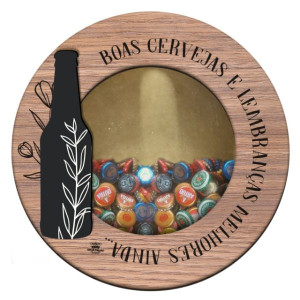 QUADRO PORTA TAMPA COM APLIQUE BOAS CERVEJA...MEMÓRIA 25X25X6