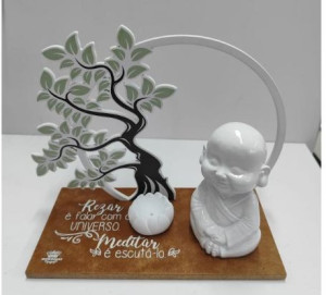 ENFEITE DE MESA COM APLIQUE BUDA REZAR É FALAR...BENÇÃO VERDE 15X20X9