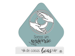 ENFEITE DE MESA COM APLIQUE SOMOS UM UNIVERSO...BENÇÃO 19X18X3,5