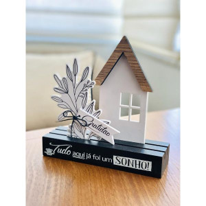 ENFEITE DE MESA COM APLIQUE CASINHA GRATIDÃO...MEMÓRIA 15X15X4,5