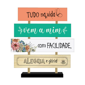 ENFEITE DE MESA COM PLAQUINA COM APLIQUE TUDO NA VIDA...CELEBRAÇÃO 20X18