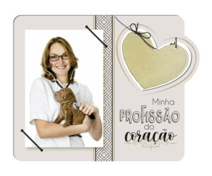 PORTA-RETRATO COM ELÁSTICO E CORAÇÃO RECORTADO MINHA PROFISSÃO...18,5X23,5