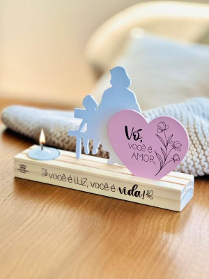 ENFEITE DE MESA COM VELA E APLIQUE VÓ, VOCÊ É AMOR...BORBOLETA 14X20X4,5