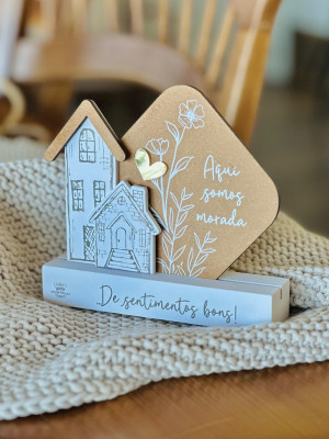 ENFEITE DE MESA AQUI SOMOS MORADA... AURORA 1 15X16