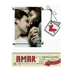 PORTA-RETRATO MADEIRINHA AMAR É SE APAIXONAR...22X18,5X3