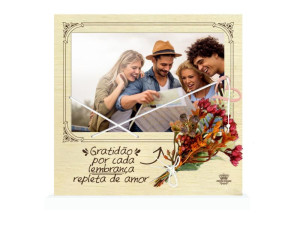 PORTA-RETRATO COM ELÁSTICO GRATIDÃO POR CADA LEMBRANÇA...BEGE 19,5X20X3