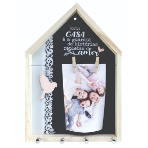 PORTA-CHAVE COM APLIQUES ESTA CASA É GUARDIÃ DE HISTÓRIAS...30X21