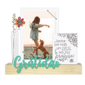 PORTA-RETRATO COM ELÁSTICO, PLACA E TUBETE COM APLIQUE GRATIDÃO...JARDIM...21X23X4,5