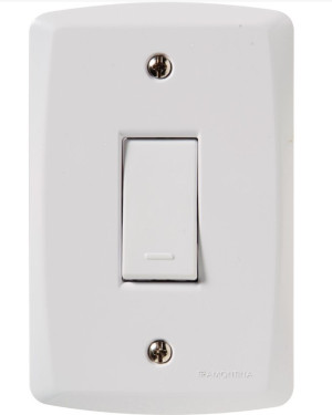 Conjunto 4x2 com 1 Interruptor Simples 10 A 250 V Tramontina Lux2 Branco Conjunto 4x2 com 1 Interruptor Simples 10 A 250 V Tramontina Lux2 Branco