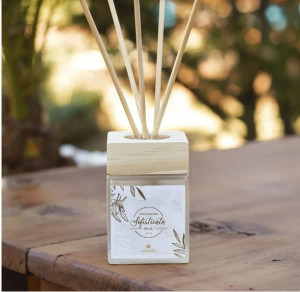 Difusor de Perfume para Ambientes - Sofisticata 100 ML  Difusor de Perfume para Ambientes - Sofisticata 100 ML