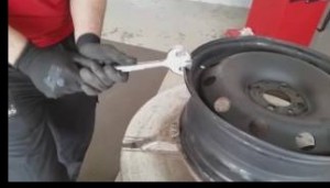 Ferramenta para Desamassar Borda de Rodas de Ferro para Veículos de Passeio - CR  G100-523 -