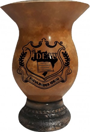 Cuia tradicional com bocal queimado