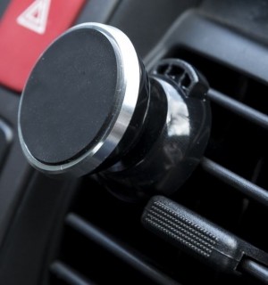 SUPORTE VEICULAR MAGNÉTICO