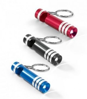 Chaveiro com LED e abridor de garrafa Chaveiro com LED e abridor de garrafa
