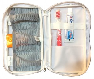 Kit higiene bucal adulto em estojo de nylon Kit higiene bucal adulto em estojo de nylon