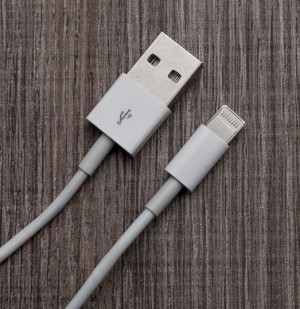 Cabo de Dados Lightning