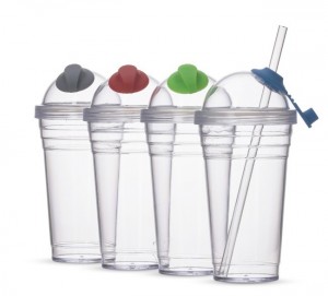 Copo plástico 480ml com tampa e canudo Copo plástico 480ml com tampa e canudo