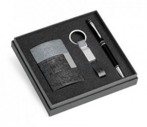 Kit de porta cartões, chaveiro e esferográfica Kit de porta cartões, chaveiro e esferográfica