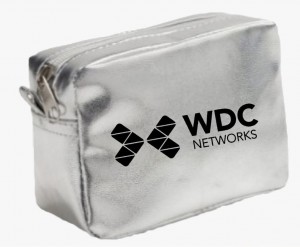 Necessaire metalizada em PVC