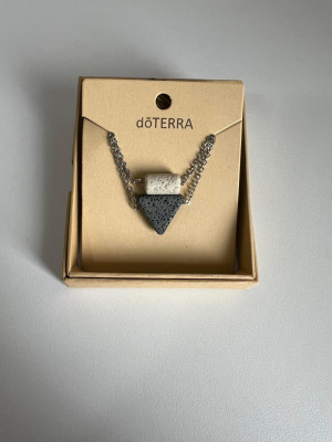 COLAR DIFUSOR CROMIO dōTERRA