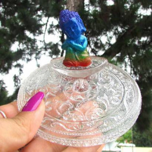 INCENSÁRIO BUDA 7 CHAKRAS EM RESINA 10 CM
