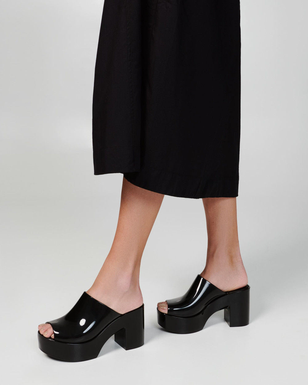 MELISSA MULE HYPE AD