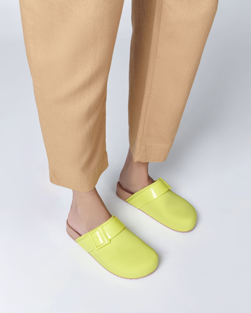 MELISSA COZY CLOG AD