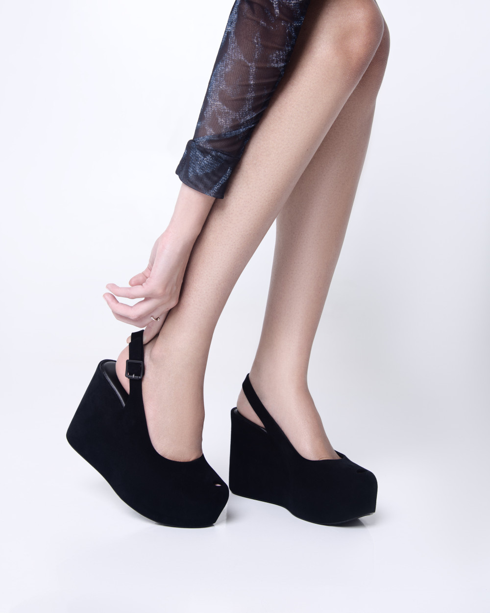 MELISSA GROOVY VELVET AD