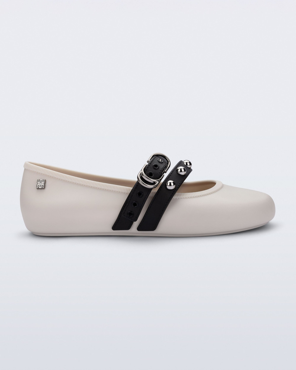 MELISSA SOFT BALLERINA STUDS AD MELISSA SOFT BALLERINA STUDS AD