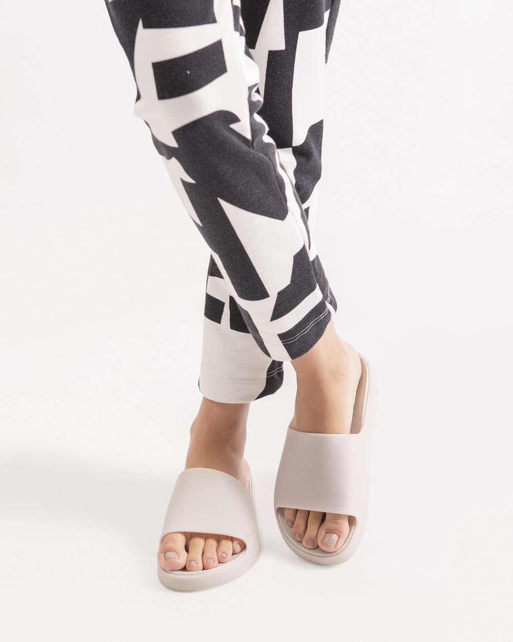 MELISSA CLOUD SLIDE AD MELISSA CLOUD SLIDE AD