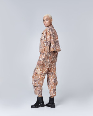 MELISSA CHELSEA BOOT AD - 