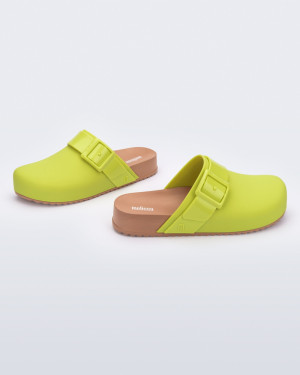MELISSA COZY CLOG AD - 