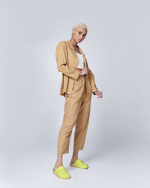 MELISSA COZY CLOG AD - 