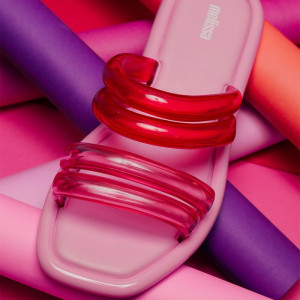 MELISSA AIRBUBBLE SLIDE AD -