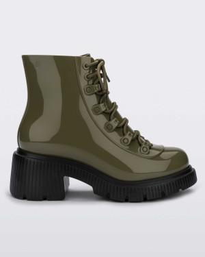 MELISSA COSMO BOOT AD MELISSA COSMO BOOT AD