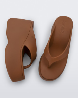 MELISSA FREE THONG WEDGE AD - 