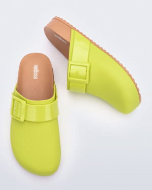 MELISSA COZY CLOG AD - 