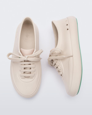 MELISSA FREE HUG AD - 