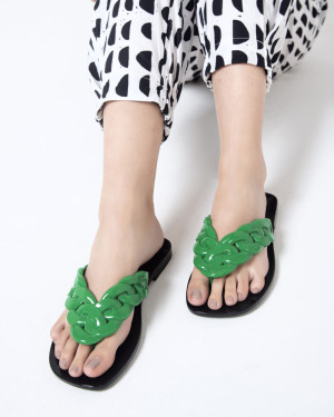 MELISSA BRACE FLIP FLOP AD - 