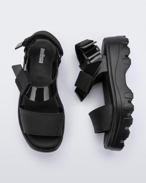MELISSA KICK OFF SANDAL AD - 