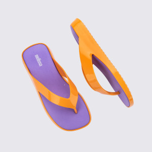 MELISSA BRAVE FLIP FLOP AD - 