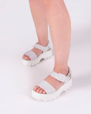 MELISSA KICK OFF SANDAL AD - 