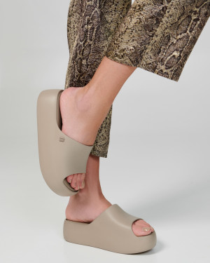 MELISSA FREE PLATFORM SLIDE AD - 