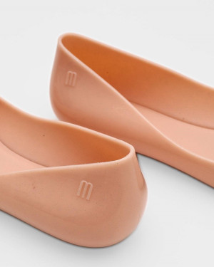 MELISSA POINTY STONES AD -